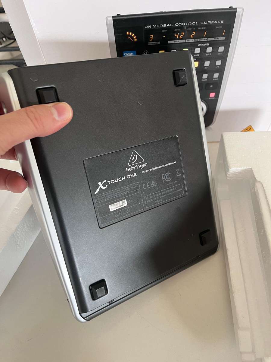 Behringer X Touch One