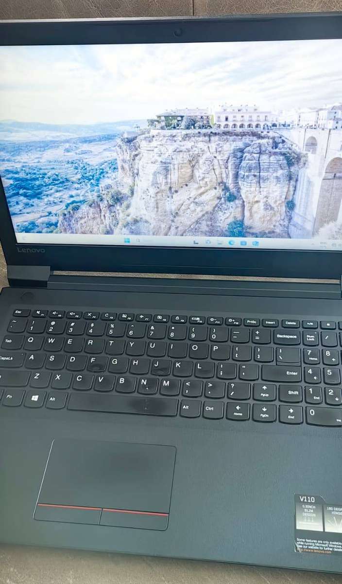 ***Lenovo V110 Intel Core i3 6006U | 8 GB Ram | 256 GB SSD
