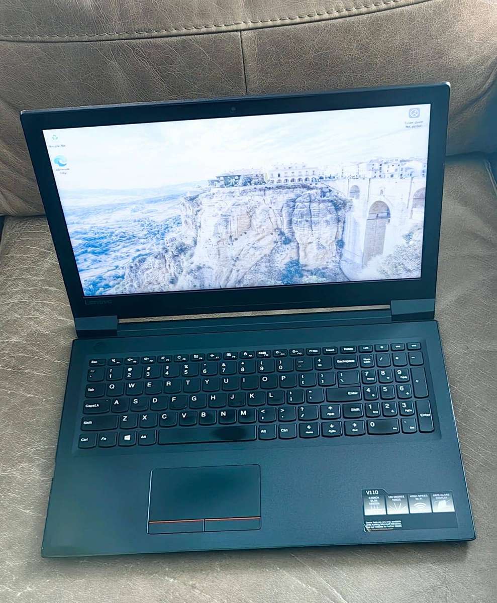 ***Lenovo V110 Intel Core i3 6006U | 8 GB Ram | 256 GB SSD