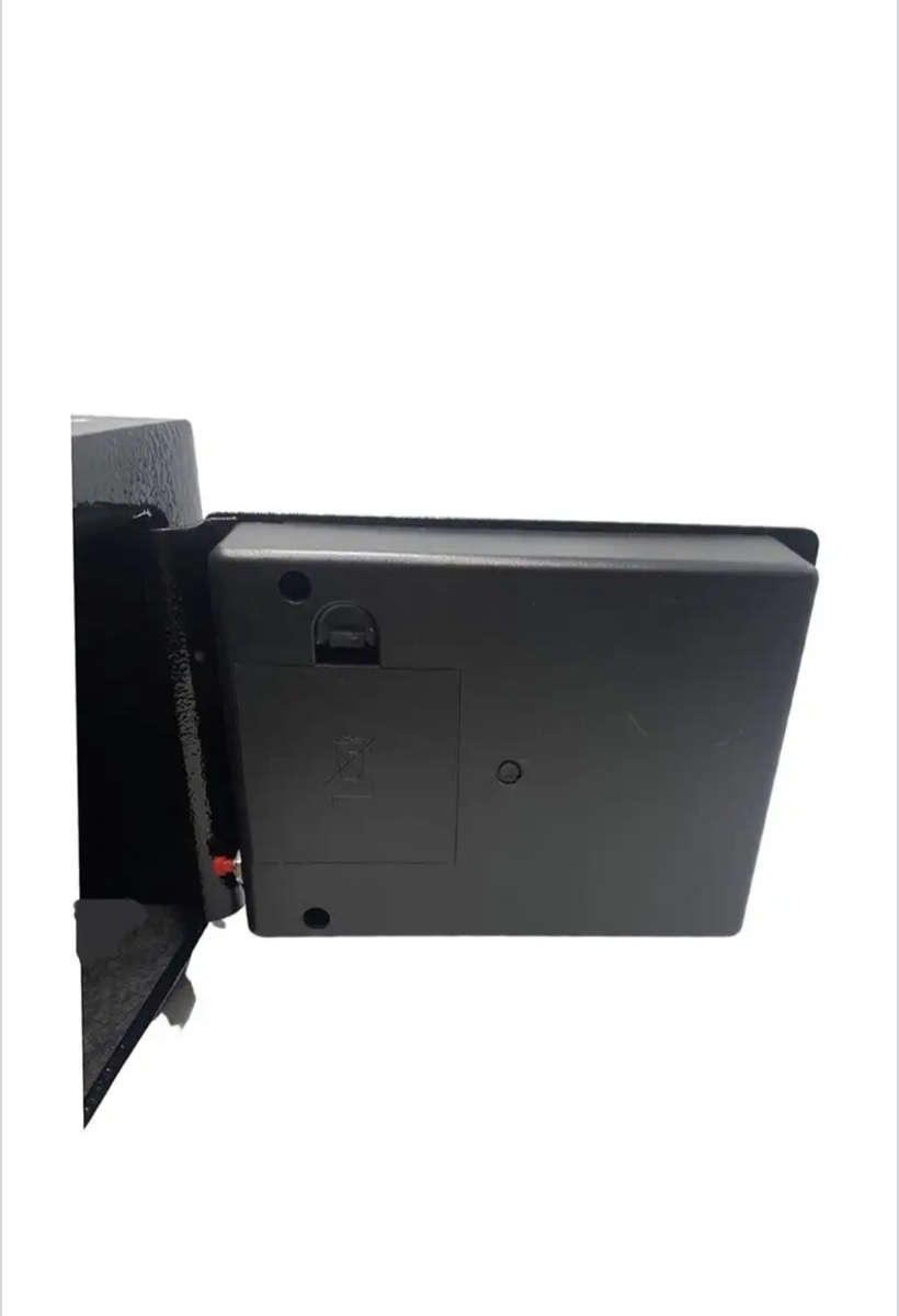 17KT Mini Safe. Safe Size: 23 x 17 x 17cm