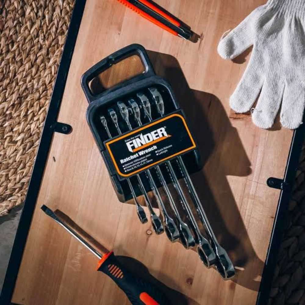 Finder Ratchet Wrench