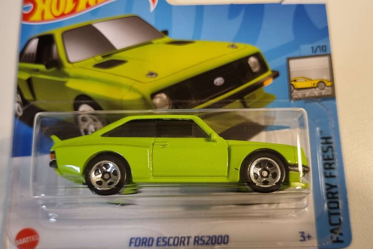 Hot Wheels Ford Escort RS2000 Super Treasure Hunt Combo