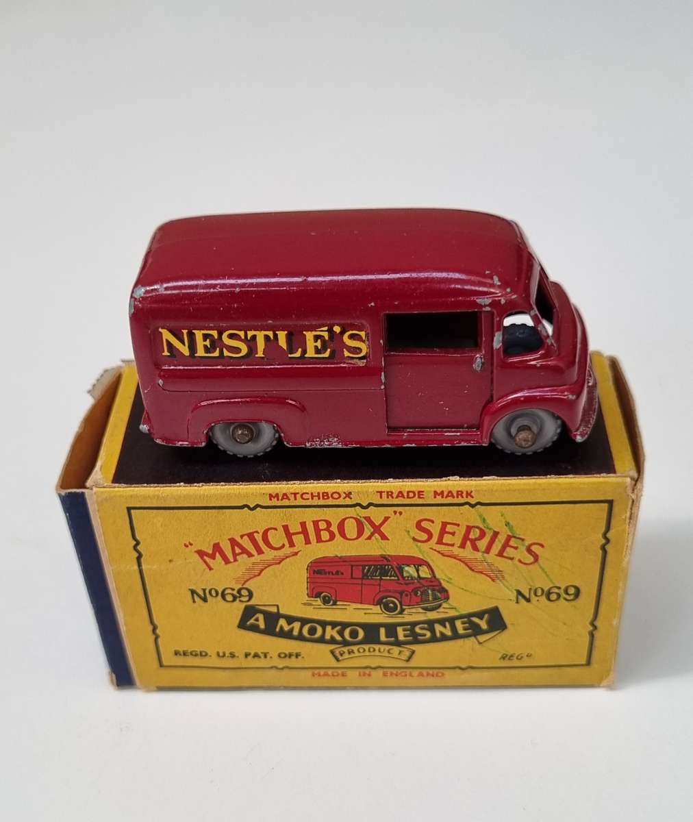 Matchbox Lesney 69A Commer Van Original Box