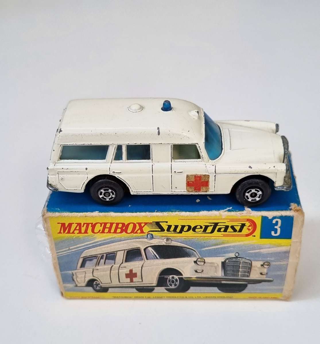Matchbox Lesney 3c Mercedes Ambulance Original Box
