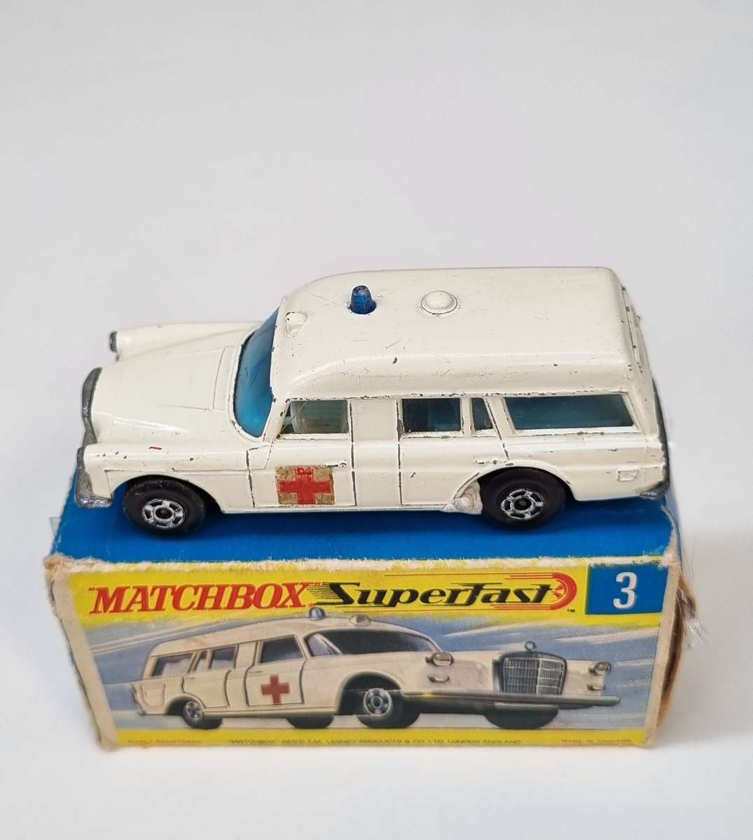 Matchbox Lesney 3c Mercedes Ambulance Original Box