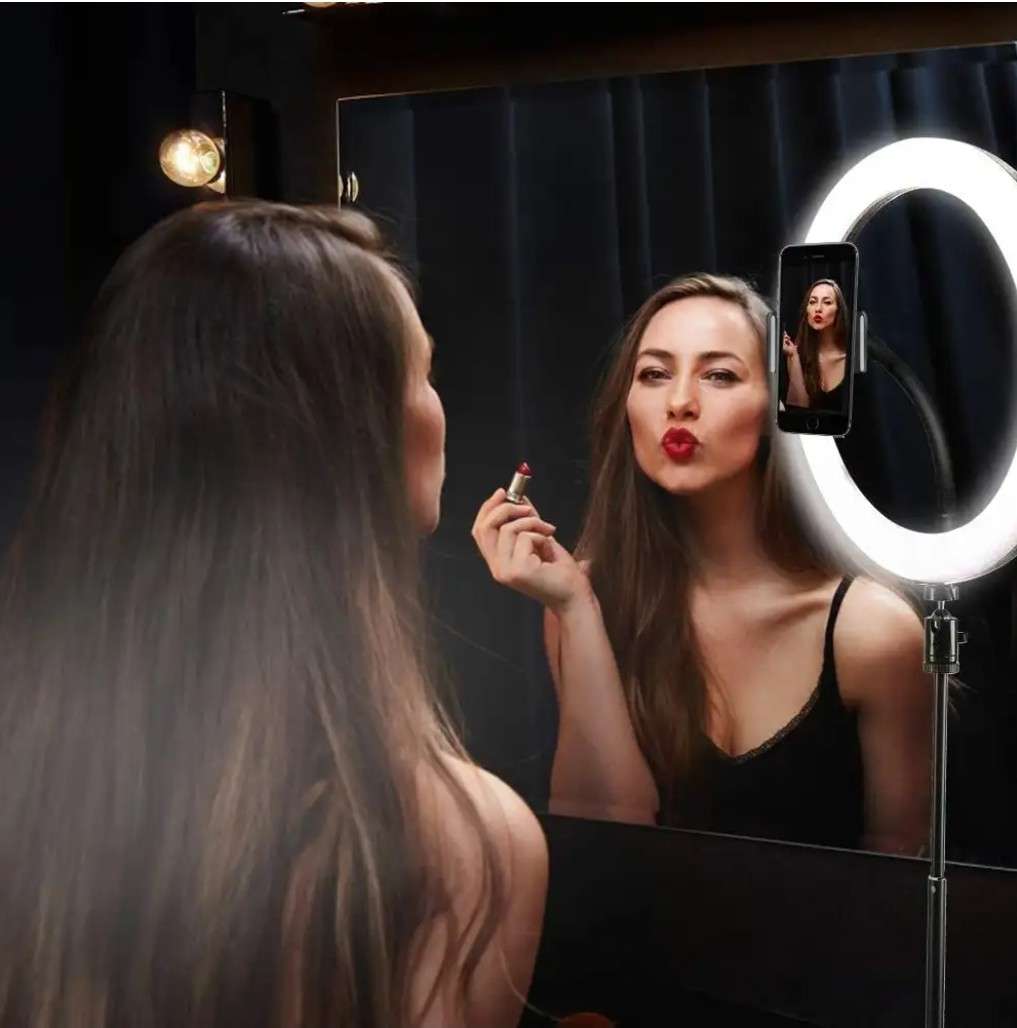 Mobile Phone Live Fill Light Bracket with two mobile installation holder