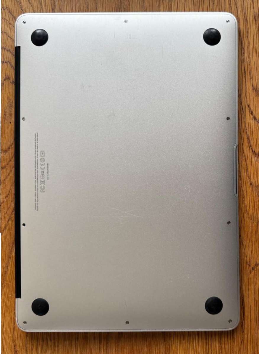 Apple MacBook Air 13.3-inch Core i5 1.6GHz 4GB RAM 256GB SSD Storage 2015 (Silver) - Ecofriendly