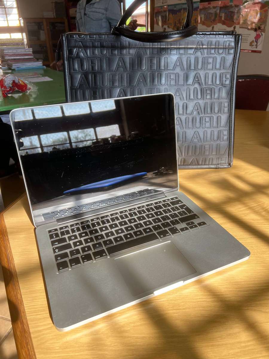 MacBook本体 Apple MacBook Pro Retina A1502 Monterey Apple Laptops - MacBook Pro Model A1502, 13.3-inch * macOS