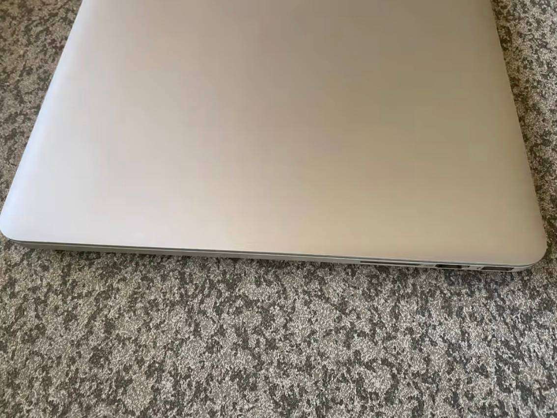 2015 MacBook Pro 15 inch, 512GB & 2.5gHz i7