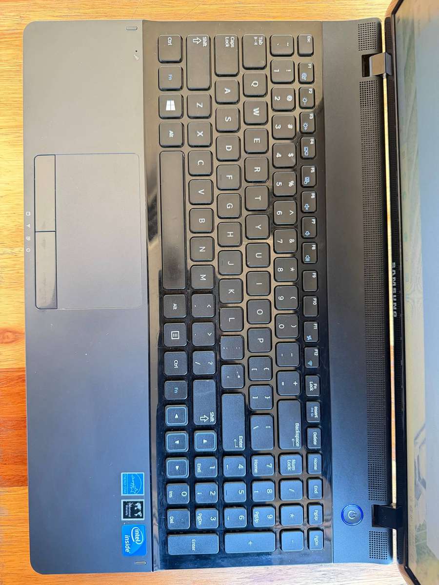 Laptop Samsung NP300E5C