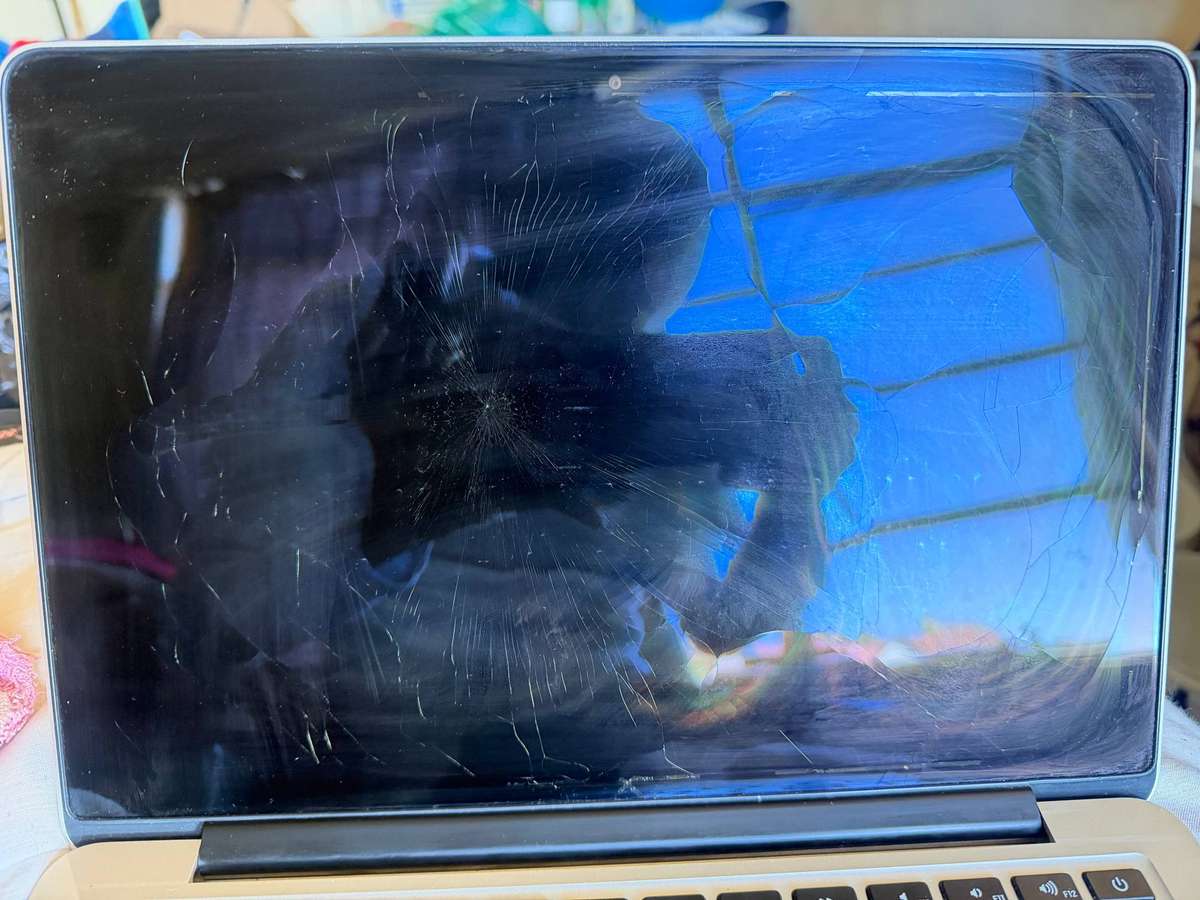 MacBook Pro (Model A1425)