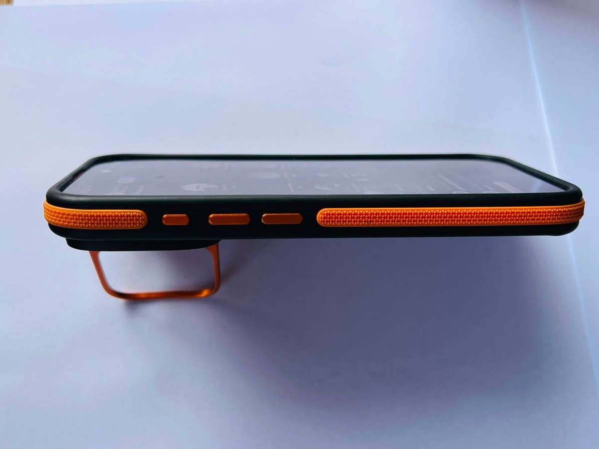 Final offer: Apple iPhone 17 Pro 256GB Cosmic Orange see all pictures for free Extras.