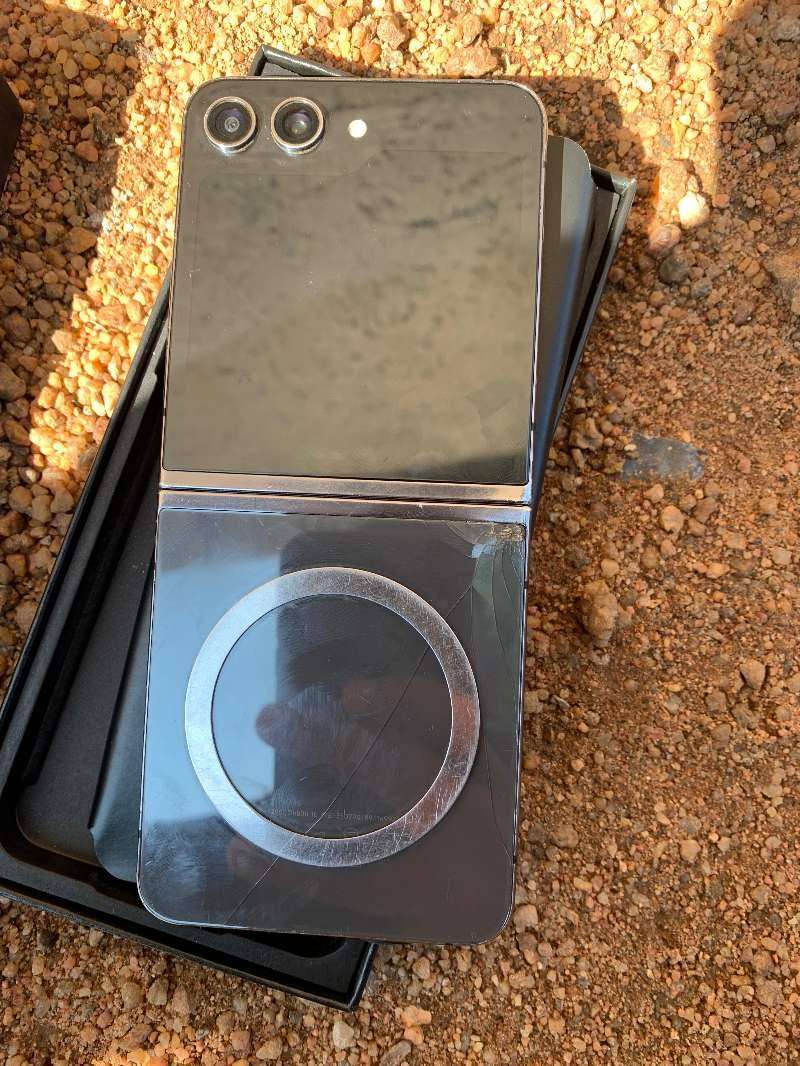 SAMSUNG Z FLIP 5