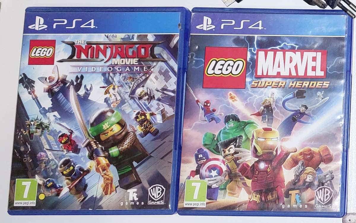 PS4 Console + 2 Lego Games