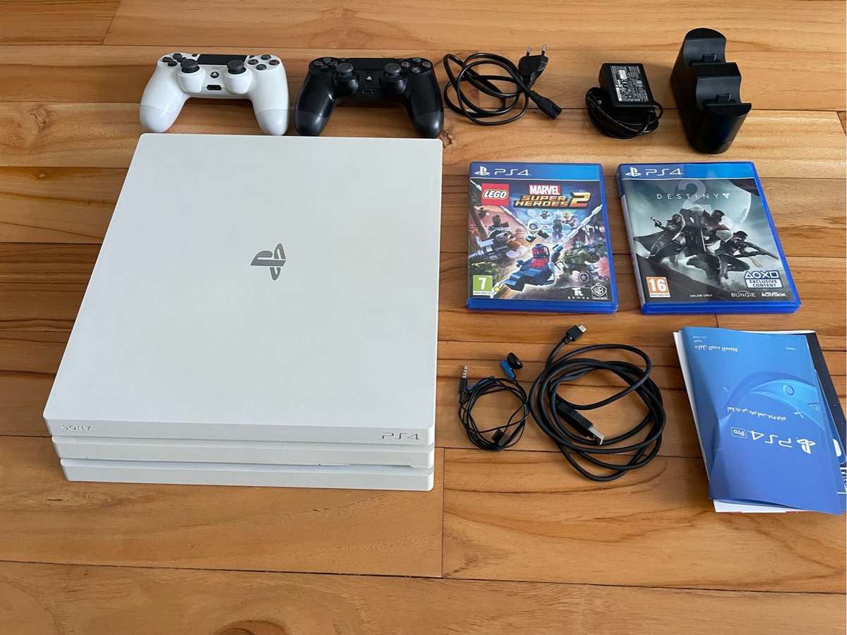PS4 Pro White Limited Edition - PlayStation 4 Pro