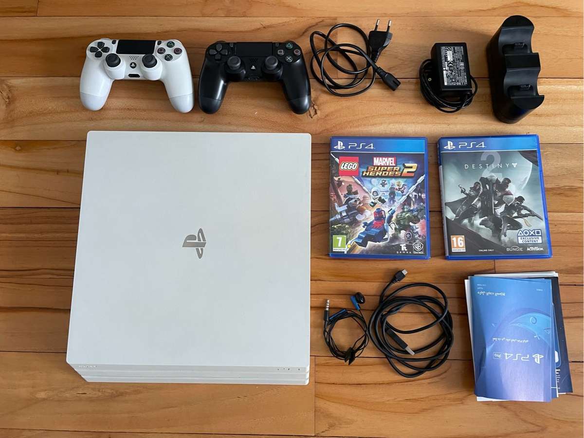 PS4 Pro White Limited Edition - PlayStation 4 Pro