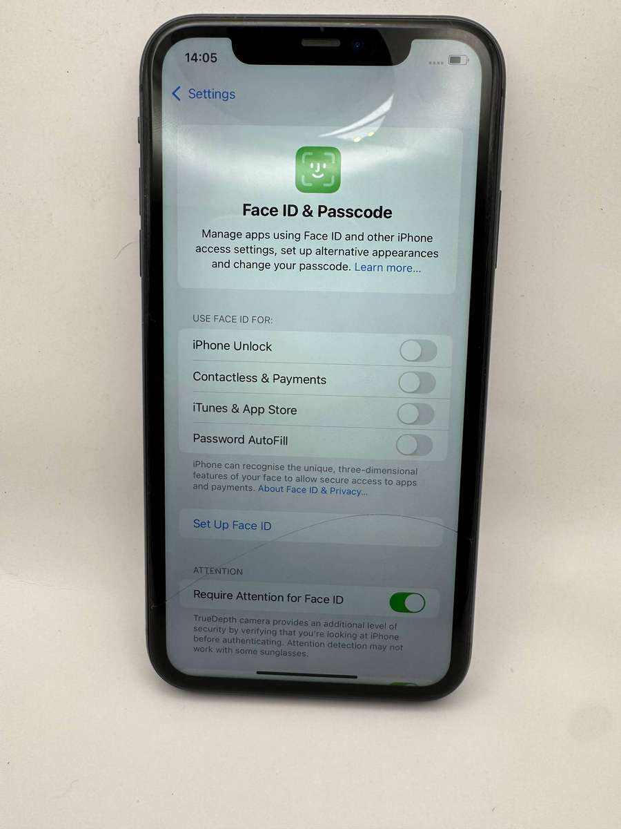 Clearance  - iPhone 11 64GB [Cracked Screen]