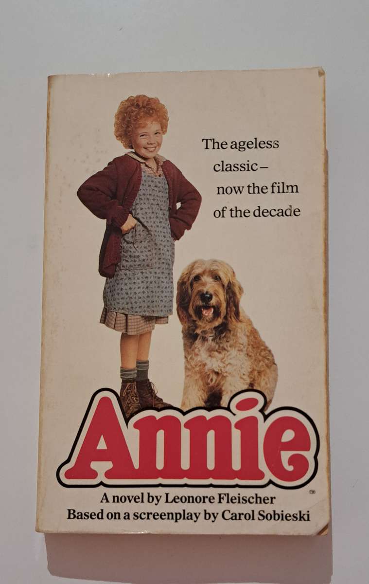Annie By Leonore Fleischer (1982) book vintage old rare film movie musical classic kids children you