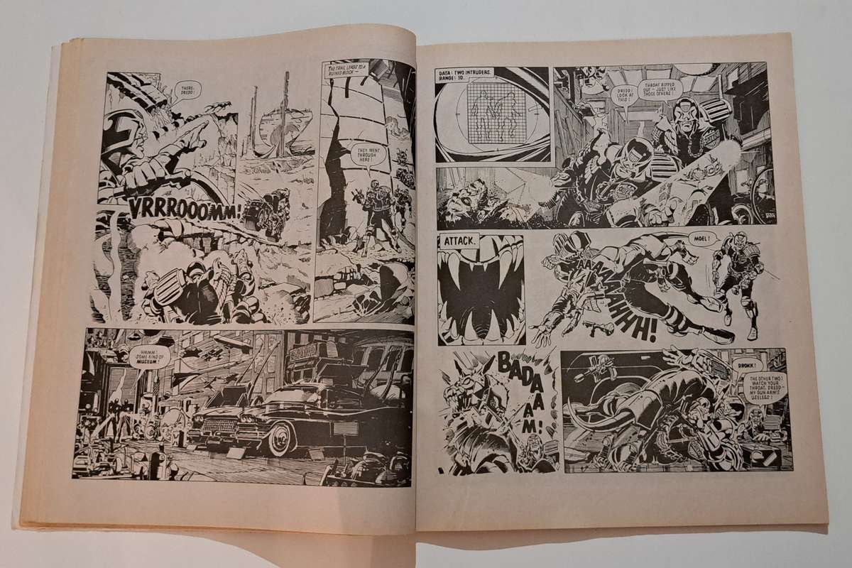 The Complete Judge Dredd #28 (1994) rare vintage old collectable comic books