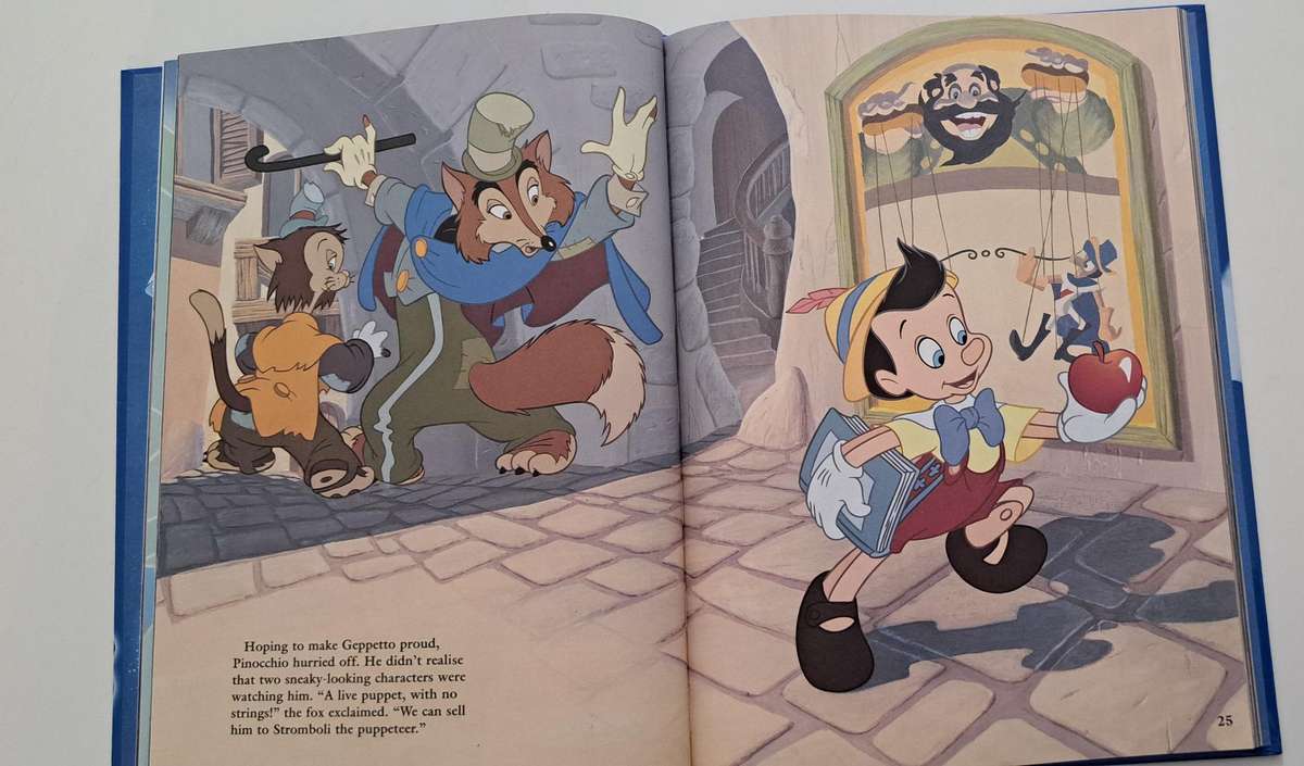 Walt Disney's Pinocchio classic kids children's picture bedtime story book