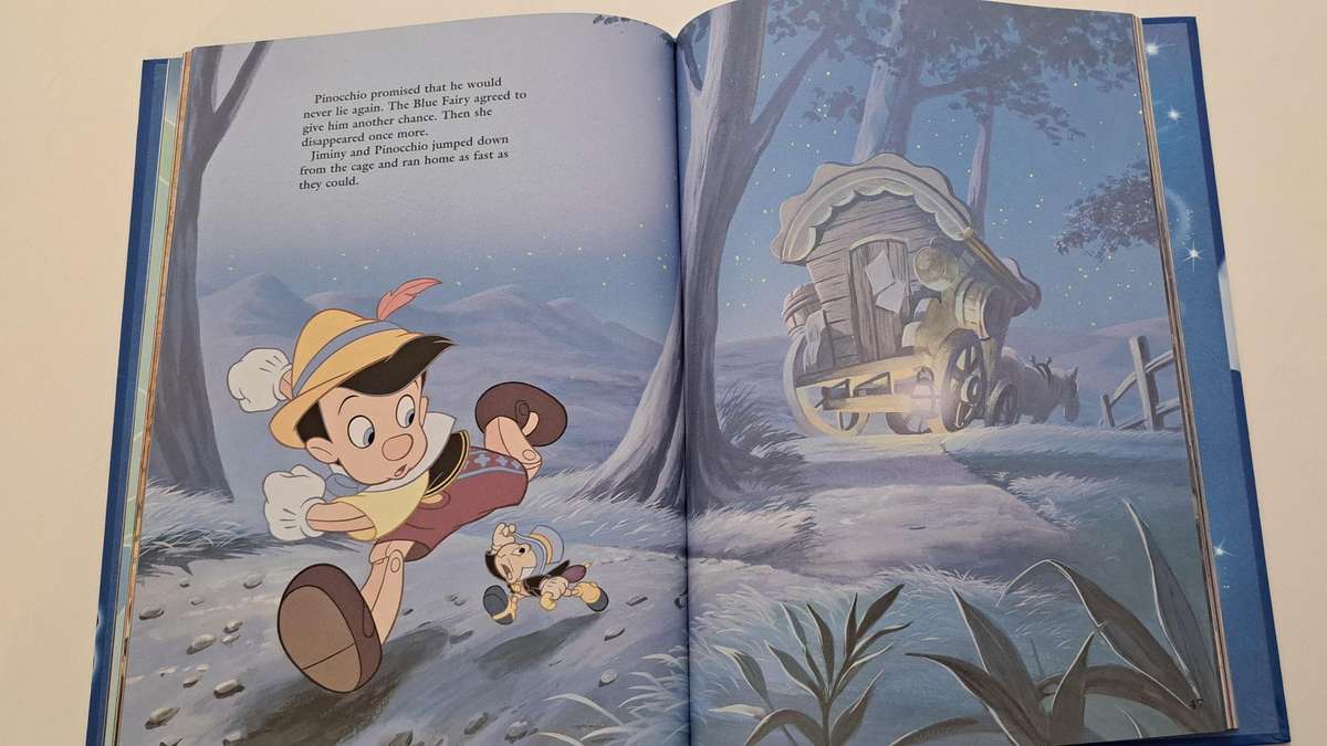 Walt Disney's Pinocchio classic kids children's picture bedtime story book