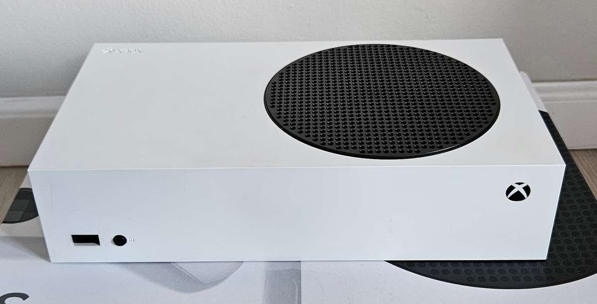 Xbox Series S 512GB SSD - Digital Console