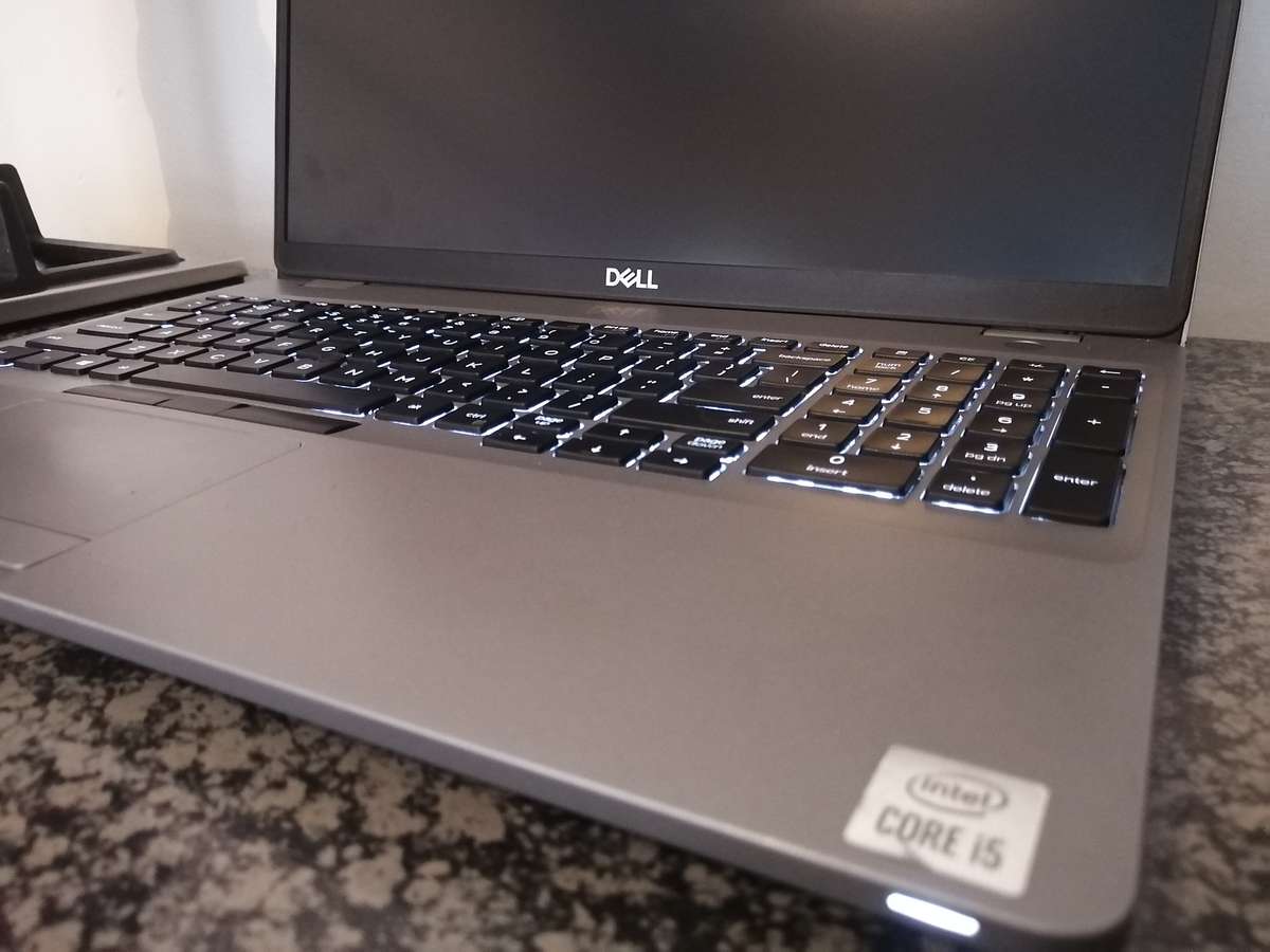 Dell Core i5-10th gen 10210U | 8GB RAM ddr4 | 256GB SSD m.2 |Win 11 Intel UHD GRAPHICS Latitude 5510