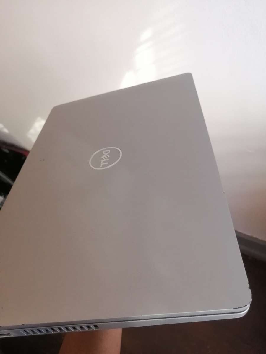 Dell Core i5-10th gen 10210U | 8GB RAM ddr4 | 256GB SSD m.2 |Win 11 Intel UHD GRAPHICS Latitude 5510