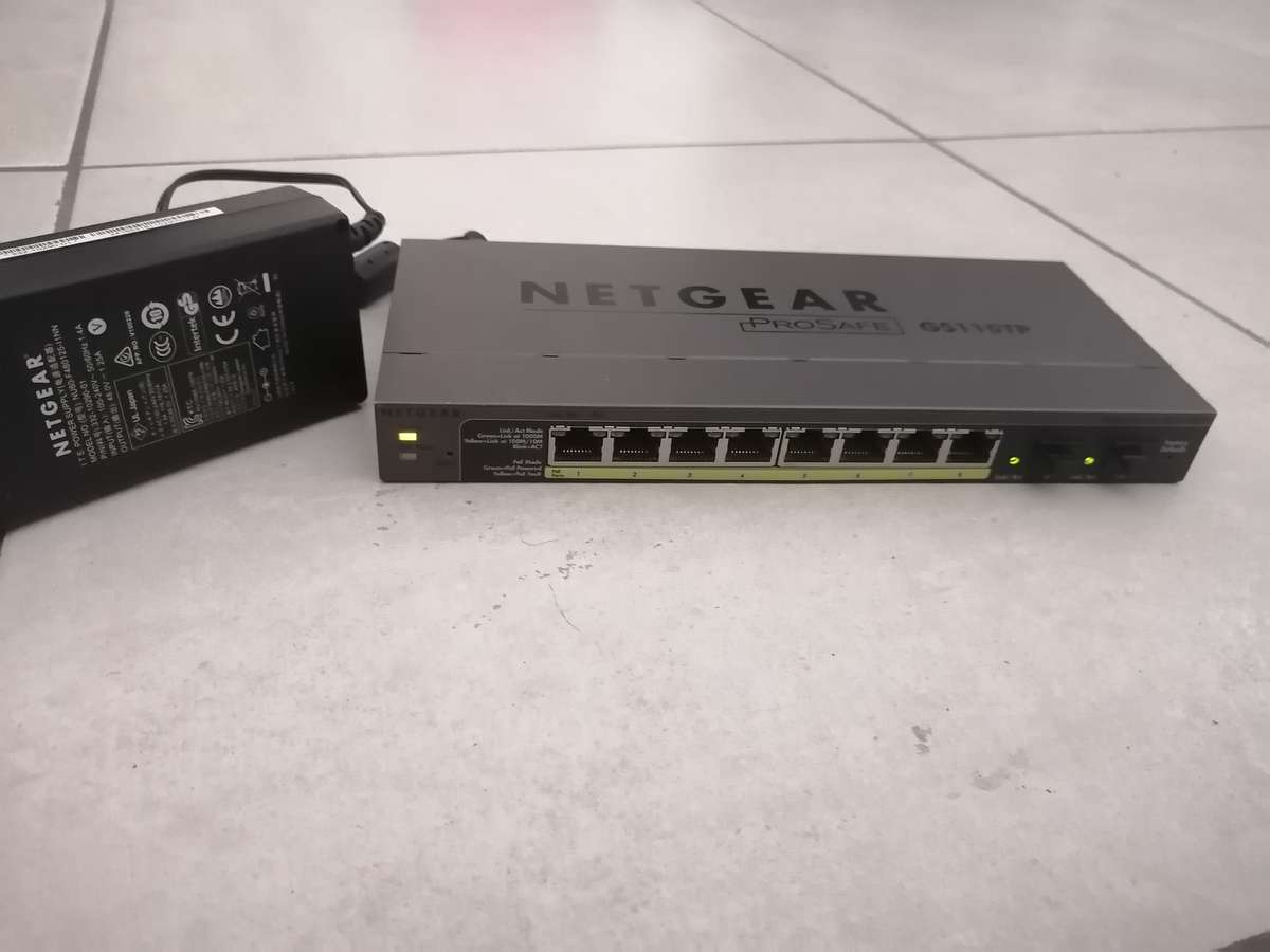 Netgear ProSafe GS110TP 8-Port Gigabit PoE Smart Switch  Reliable & Compact. Tested & working perfe