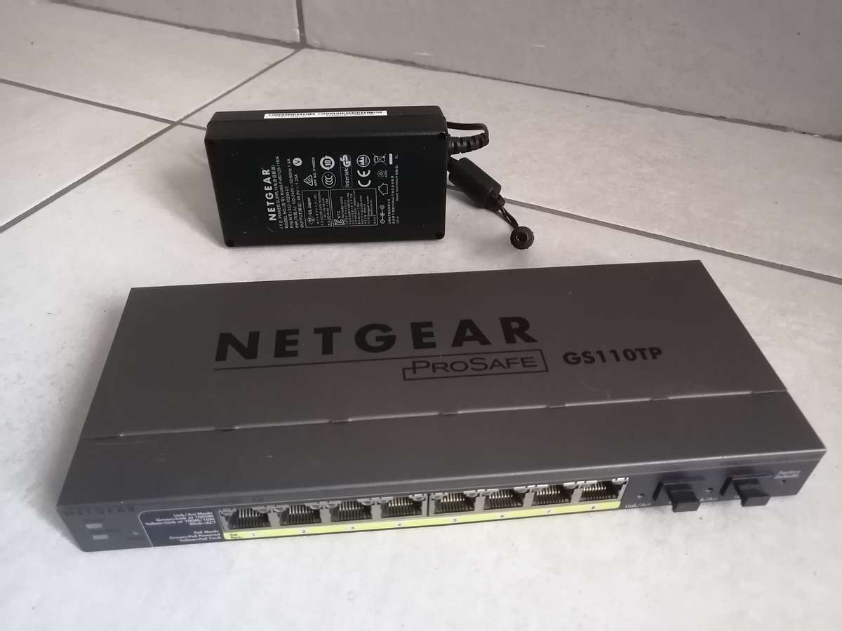 Netgear ProSafe GS110TP 8-Port Gigabit PoE Smart Switch  Reliable & Compact. Tested & working perfe
