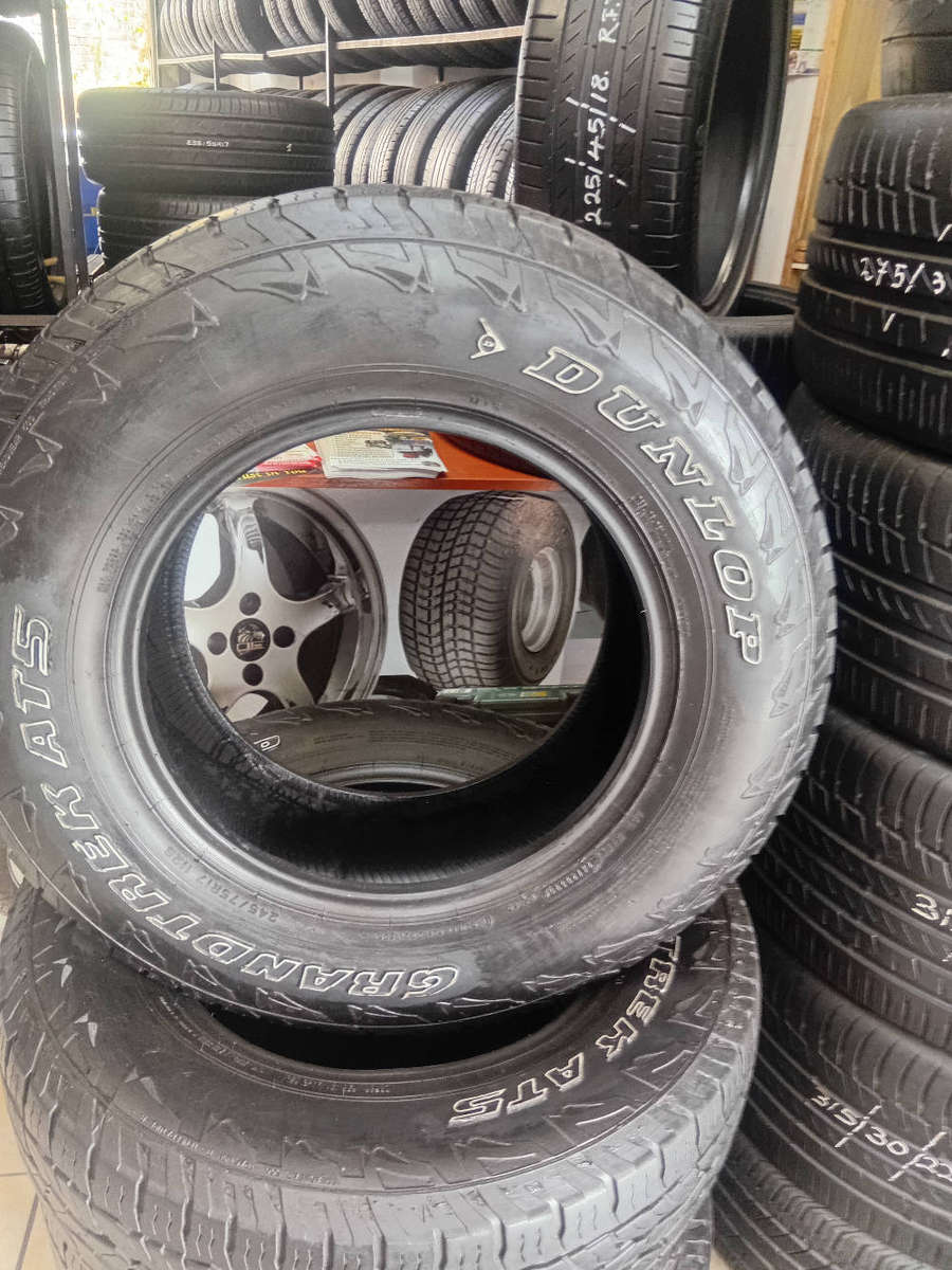 245/75/17 × 4 Dunlop Grandtrek AT5 tyres