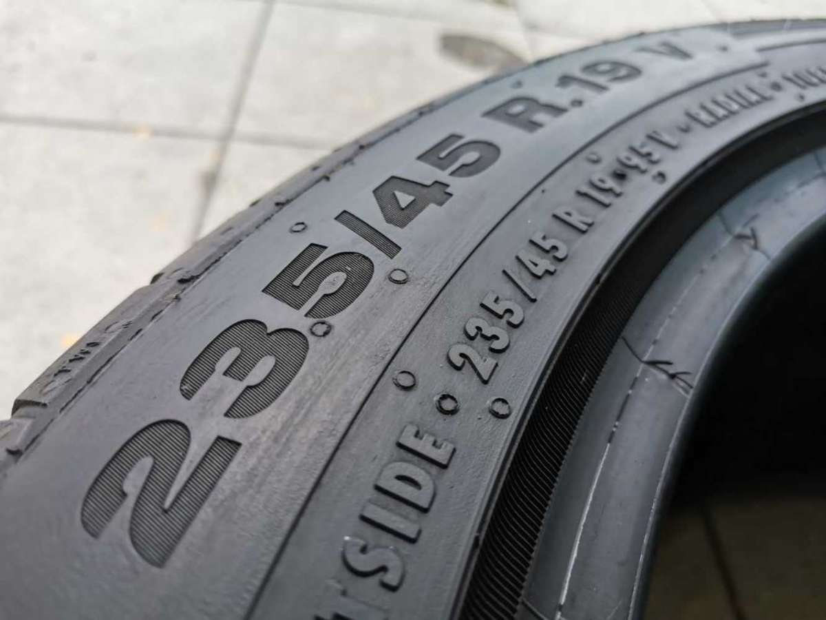 235/45/19 Continental used Tyres.