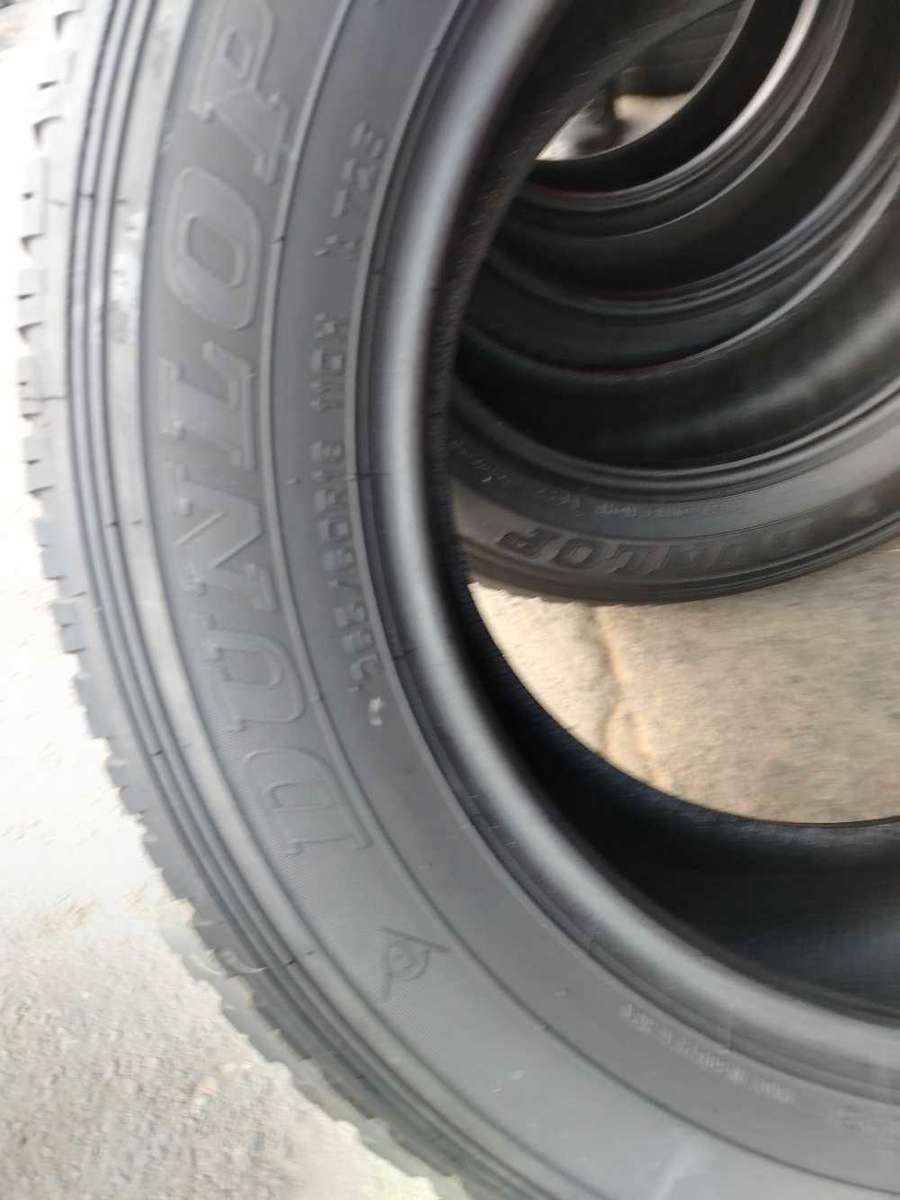 265/60/18 Dunlop Grandtrek AT. 70% life
