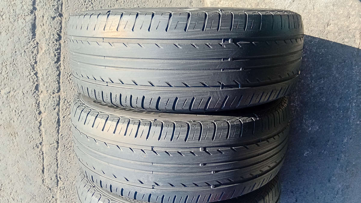205/60/16 × 4 Goodyear tyres for sale