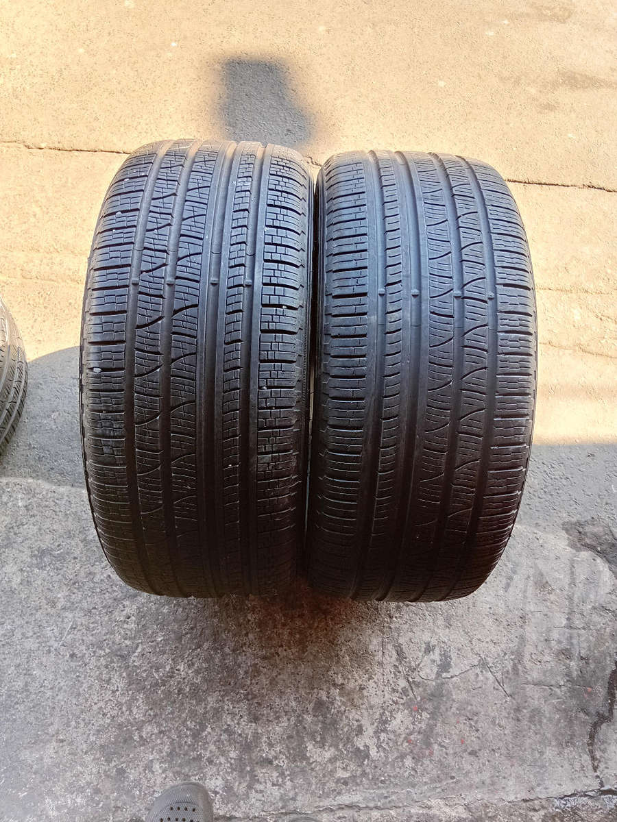 275/45/20 × 2 Pirelli Scorpoin Verde. 80% life