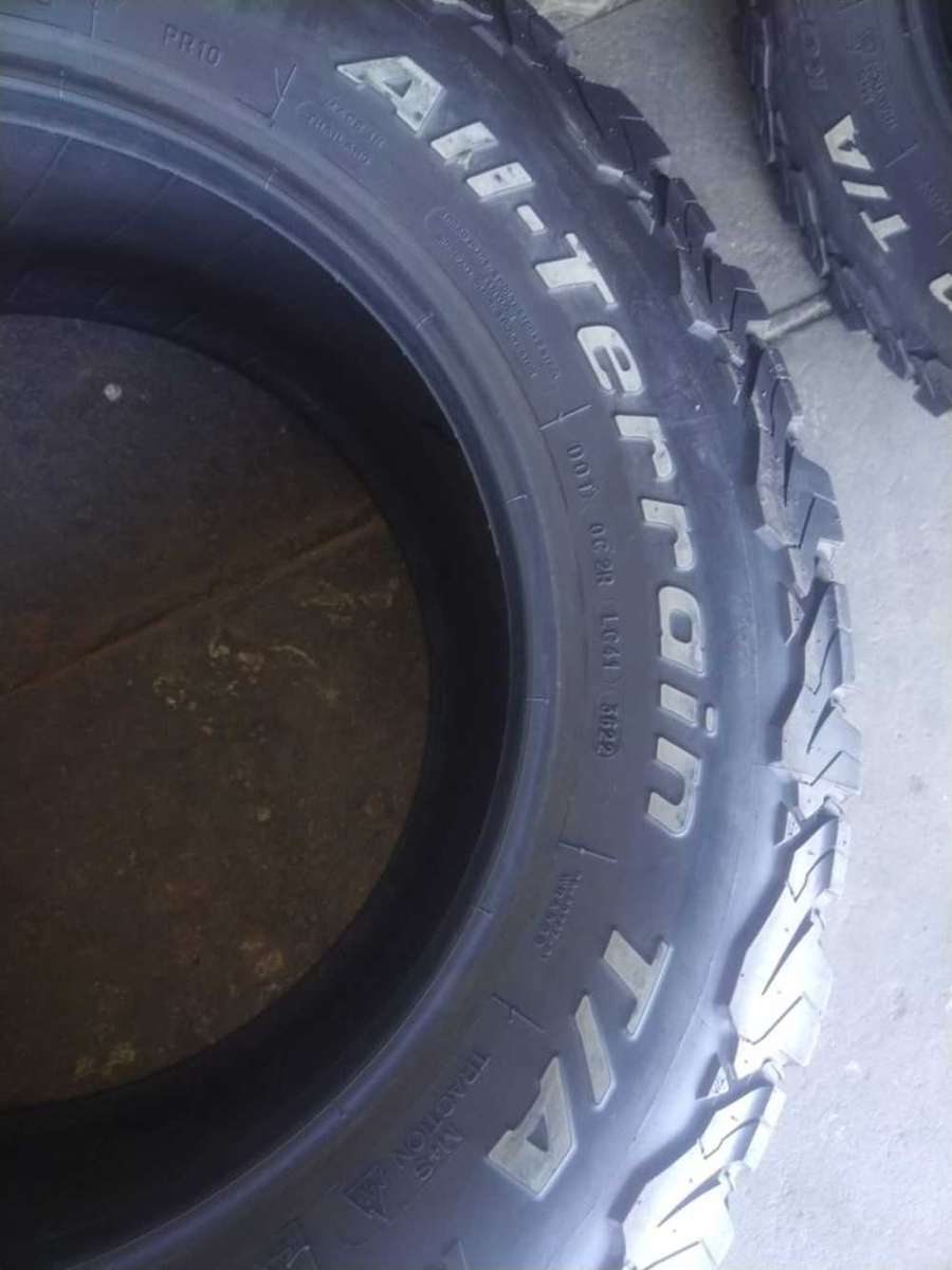 265/65/17 x 4 BF Goodrich AT. 65% life