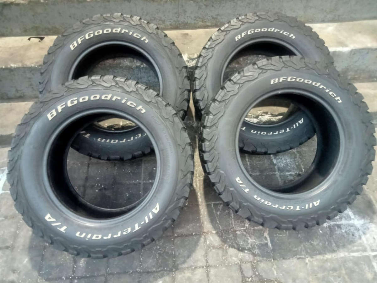 265/65/17 × 4 BF Goodrich AT KO2 tyres