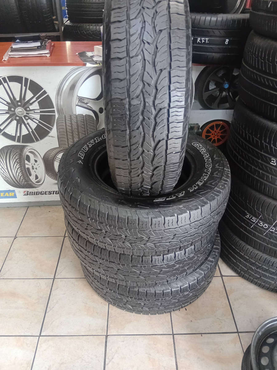 245/75/17 × 4 Dunlop Grandtrek AT5 tyres
