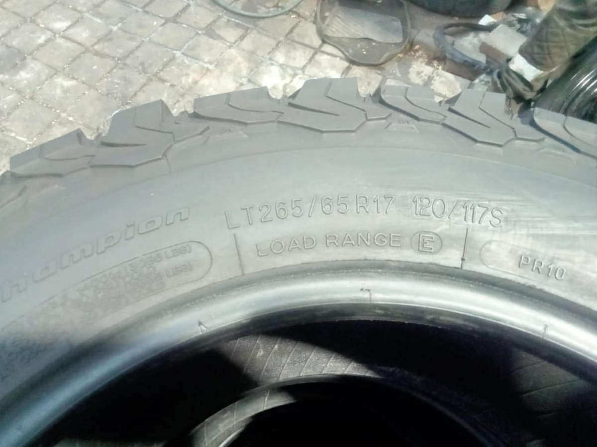 265/65/17 × 4 BF Goodrich AT KO2 tyres