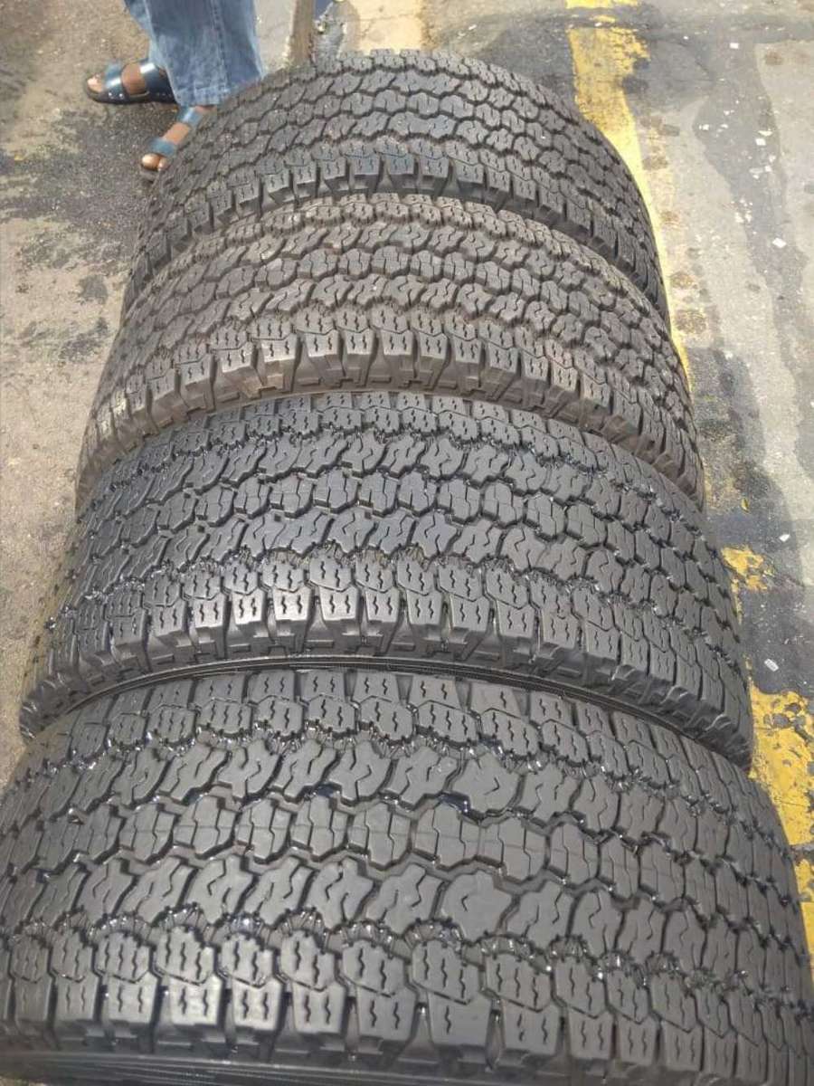 265/60/18 Goodyear Wranglar AT. 80% life