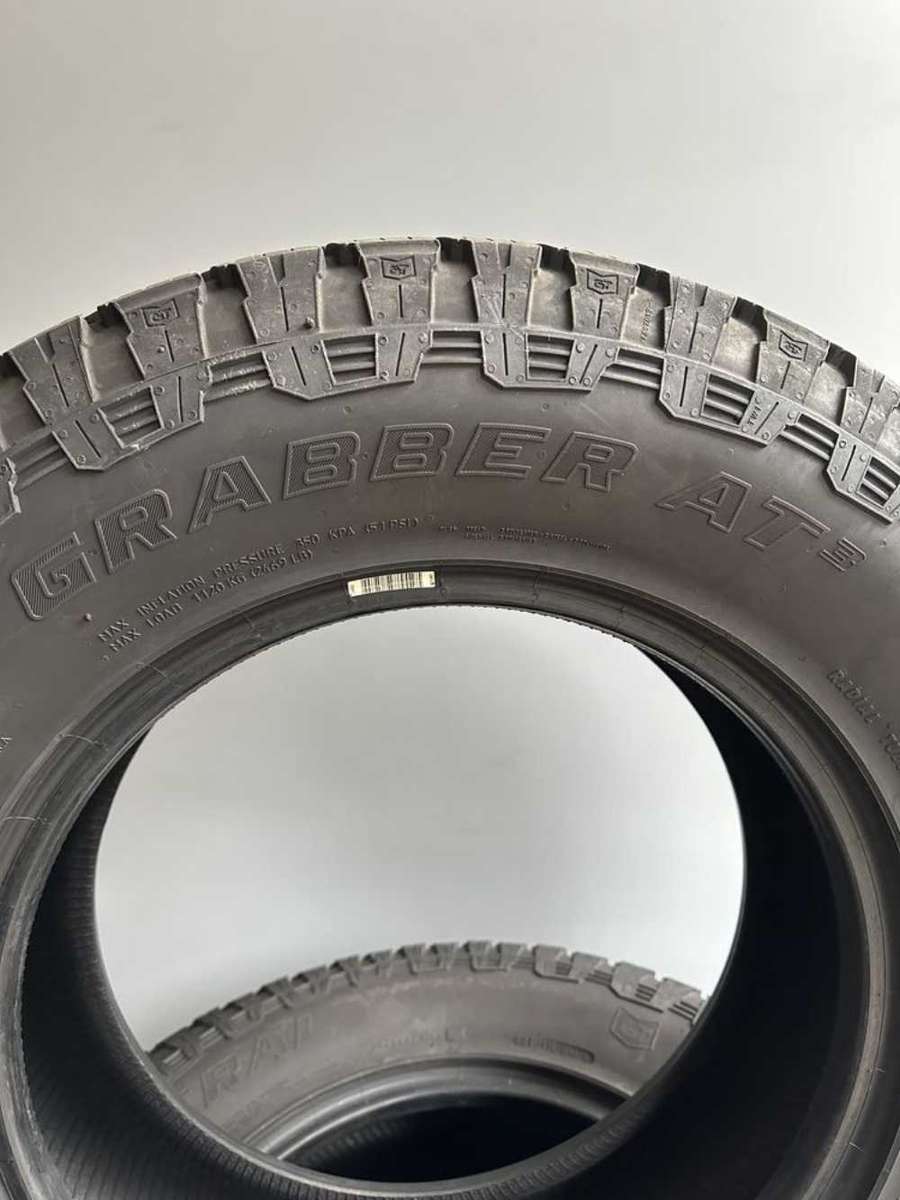 (4)265/65/17 General Grabber AT3. Great Condition