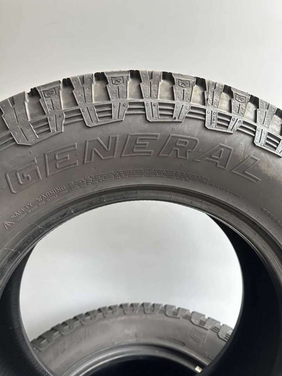 (4)265/65/17 General Grabber AT3. Great Condition