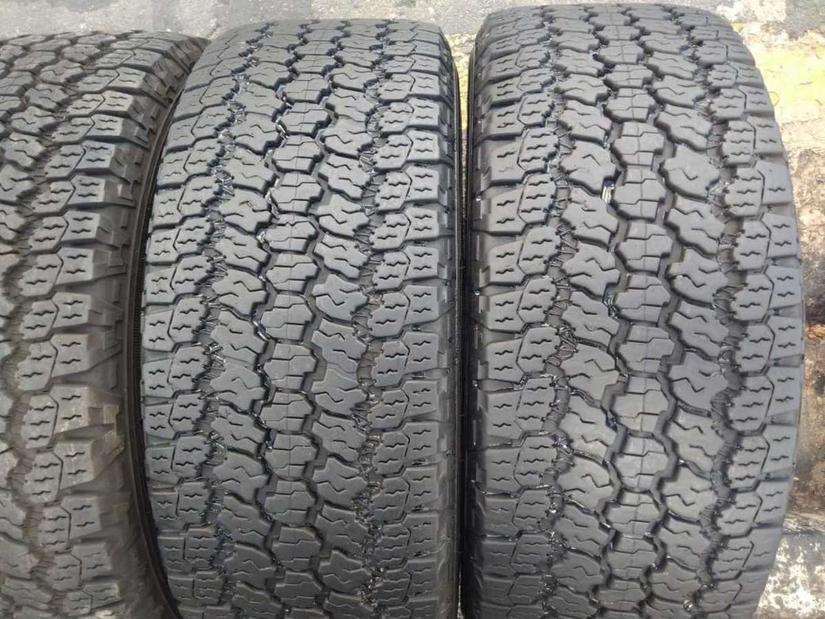 265/60/18 Goodyear Wranglar AT. 80% life