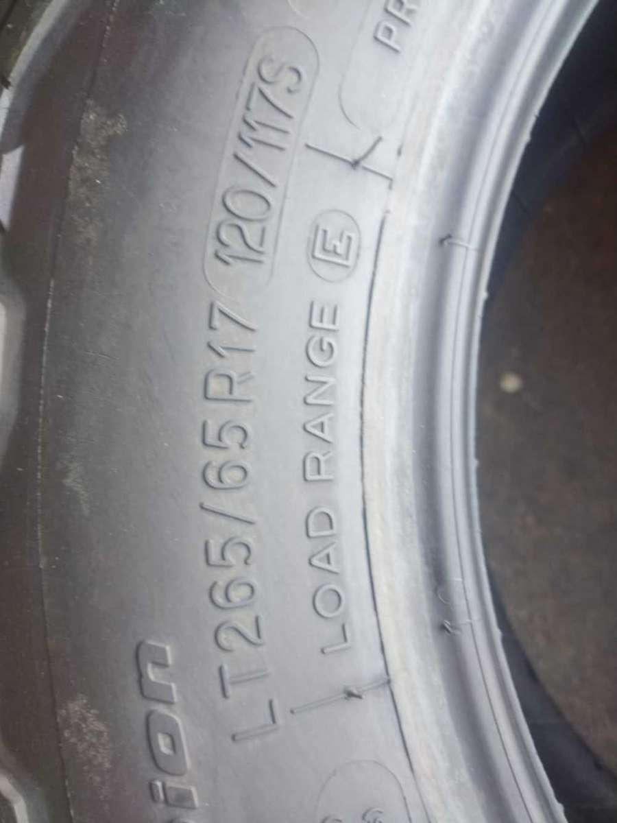 265/65/17 x 4 BF Goodrich AT. 65% life
