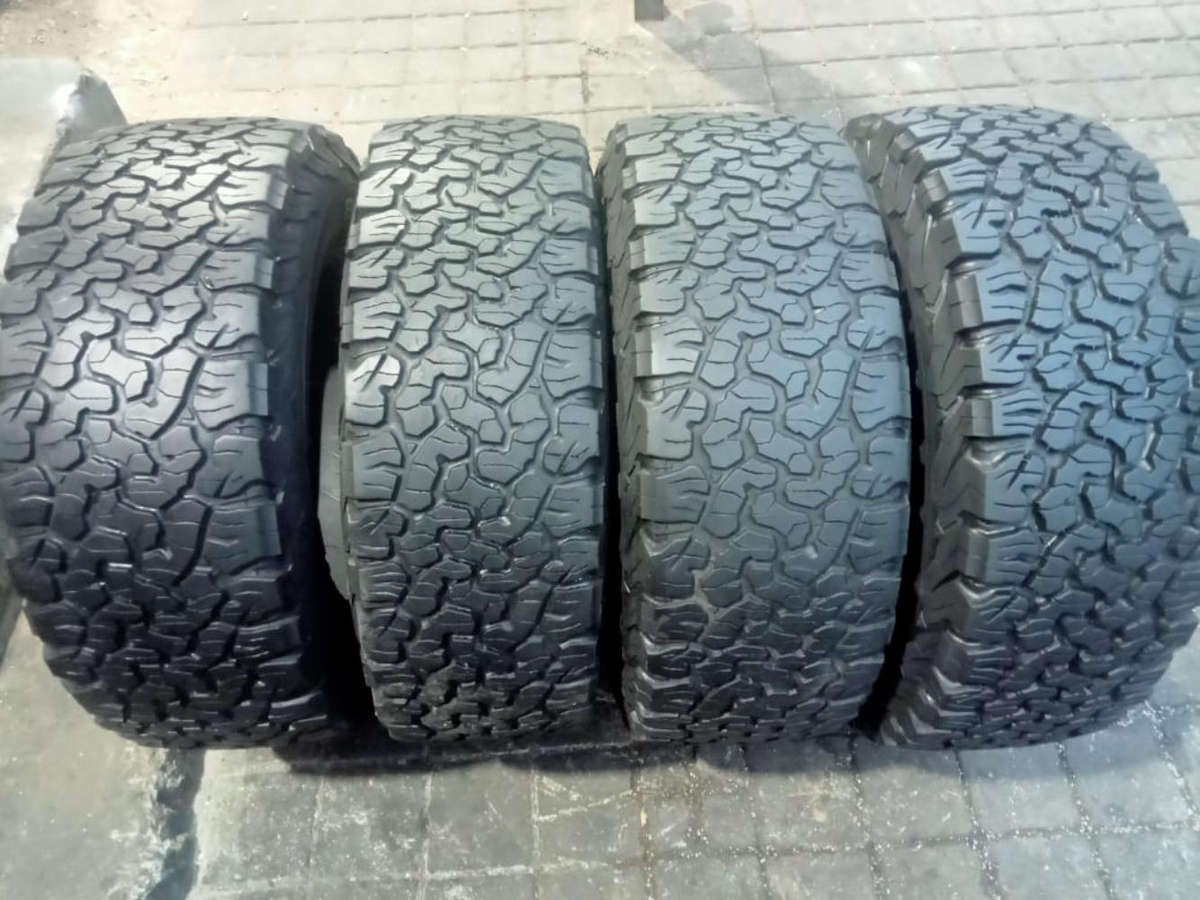 265/65/17 × 4 BF Goodrich AT KO2 tyres