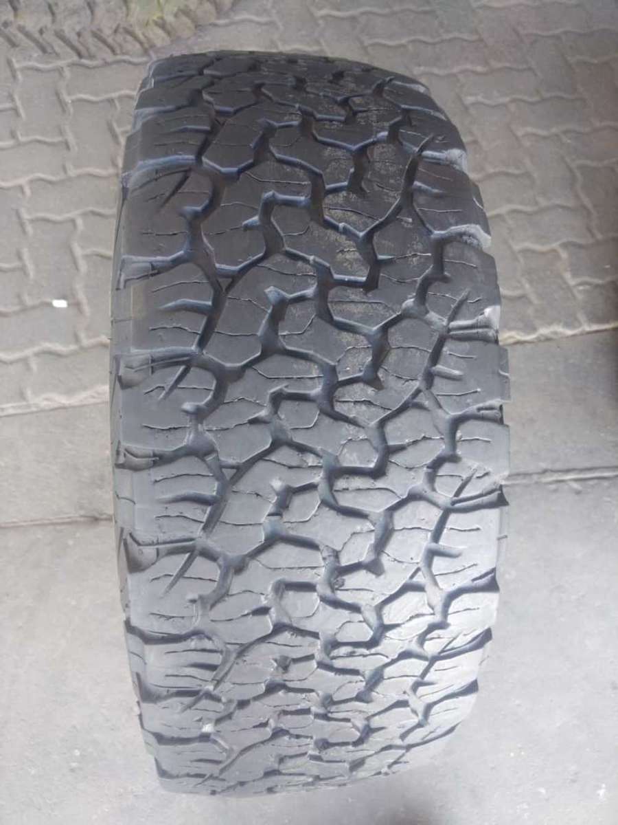 265/65/17 x 4 BF Goodrich AT. 65% life