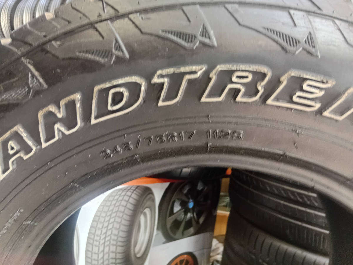 245/75/17 × 4 Dunlop Grandtrek AT5 tyres