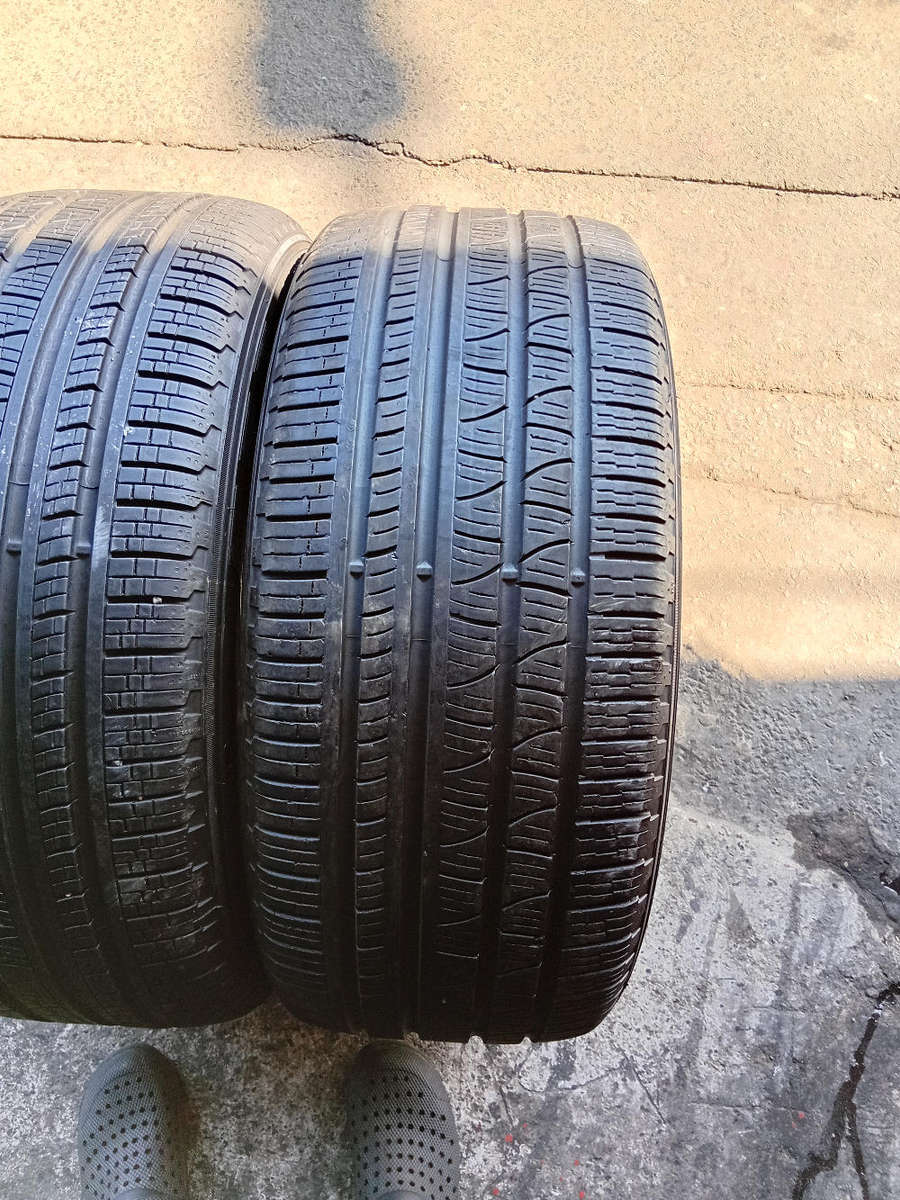 275/45/20 × 2 Pirelli Scorpoin Verde. 80% life