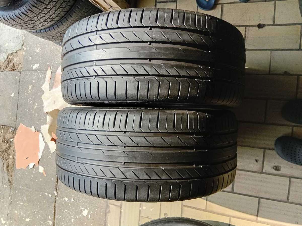 255/40/20 × 2 Continental ContiSportContact. 80% thread life