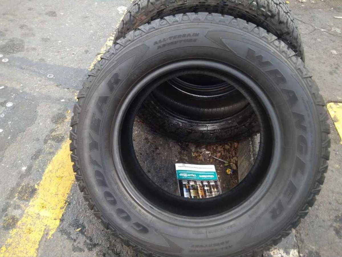 265/60/18 Goodyear Wranglar AT. 80% life